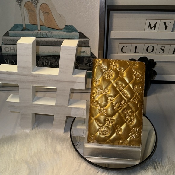 CHANEL Gold Leather Embossed Lucky Symbols L Yen Wallet GUC - Picture 3 of 9